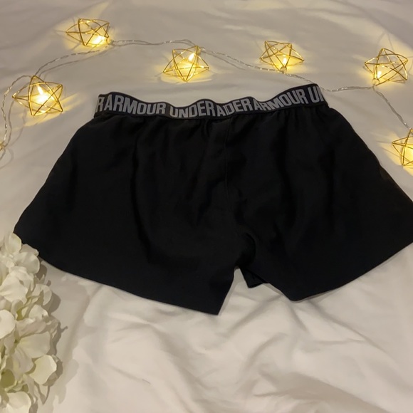 Under Armour Shorts - Picture 2 of 2